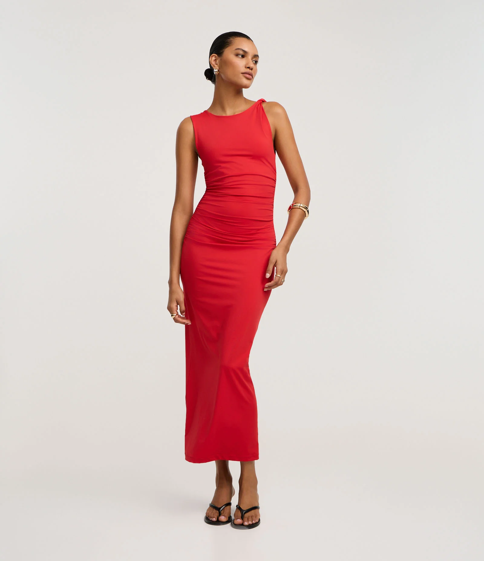 Vestido Reto Midi Sem Manga em Poliamida com Torcido Vermelho